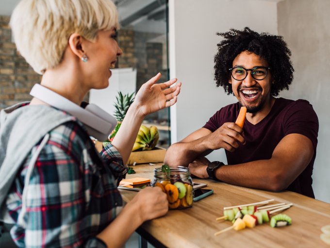 Vitaminbar mit frischen Säften für den Gesundheitstag im Unternehmen